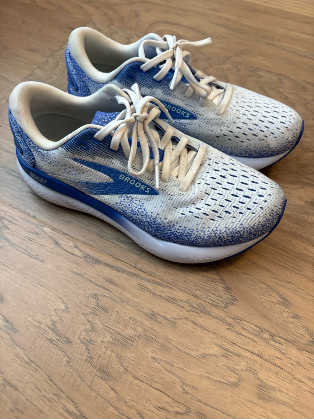 Brooks White and Blue Gradient Running Shoes